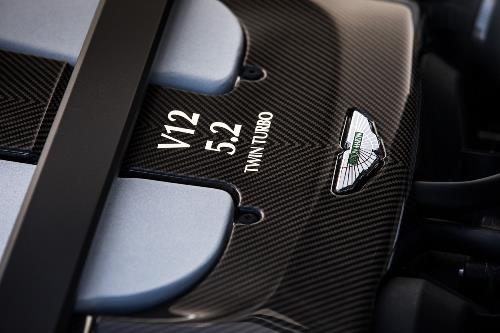 Carbon Fibre Engine Cover V12 | DB11 | Accessories Accesories | HWM