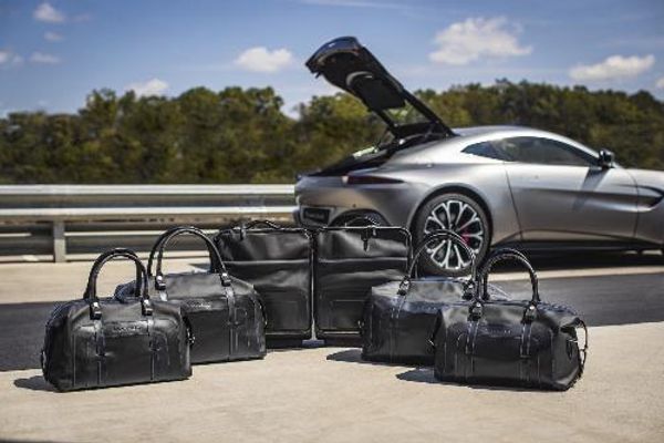 Vantage (2019MY) Q Colour Matched Extended Luggage Set - Fabric