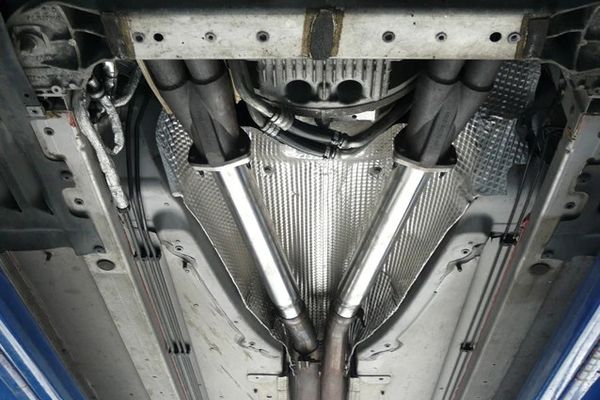 Aston Martin V12 Vantage Sekundärkatalysator-Ersatzrohre (ab 2009)