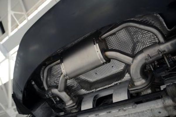 Aston Martin DB11 V12 Titan Sport Active Valve Échappement Section arrière (à partir de 2016)